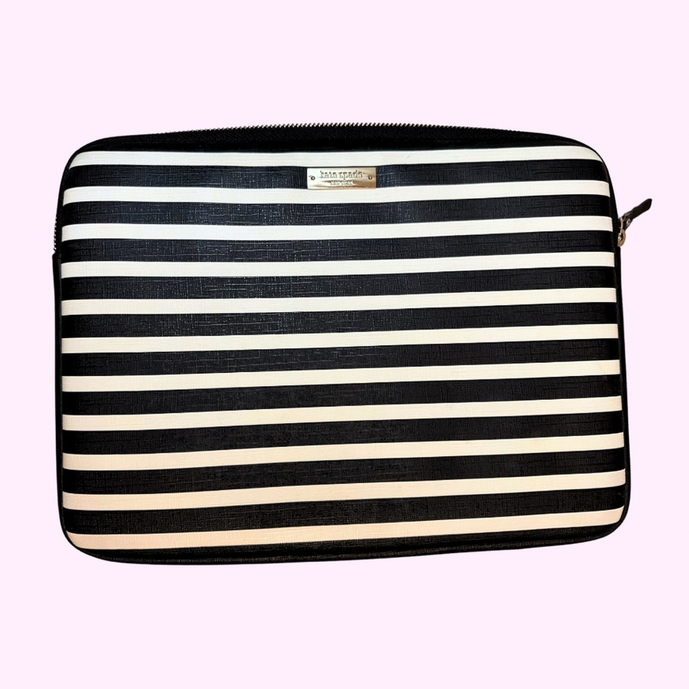 Kate Spade ♠️ New York | Black and White Striped Laptop Sleeve